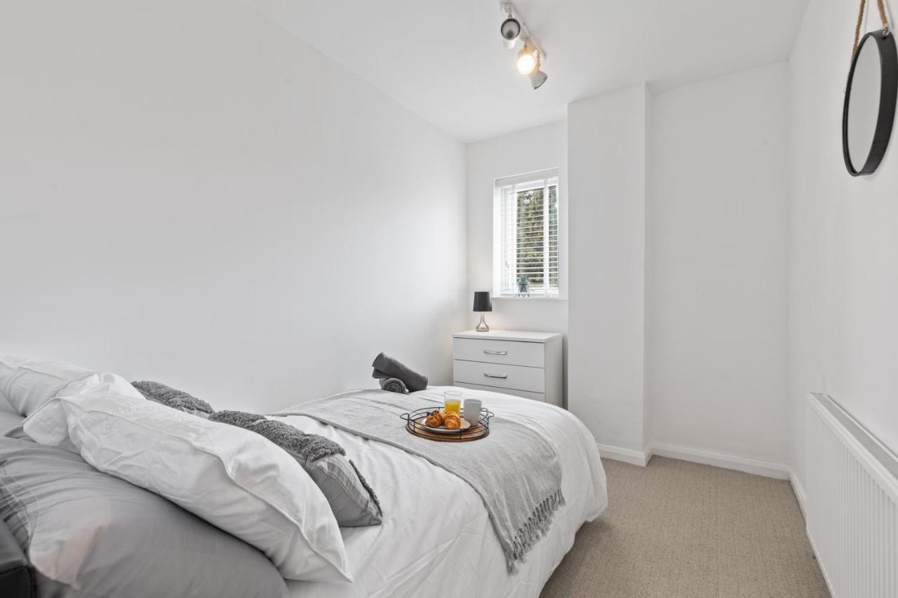 Nuneaton - Ideal 3 Bedroom, Wi-Fi Parking, Sleeps 6 - Jrr Stays Kültér fotó