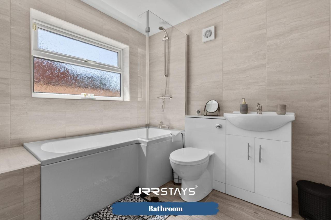 Nuneaton - Ideal 3 Bedroom, Wi-Fi Parking, Sleeps 6 - Jrr Stays Kültér fotó