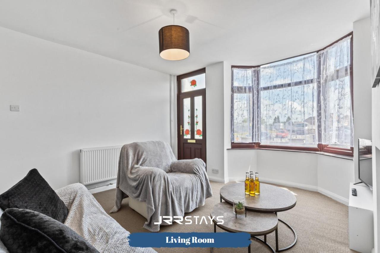 Nuneaton - Ideal 3 Bedroom, Wi-Fi Parking, Sleeps 6 - Jrr Stays Kültér fotó