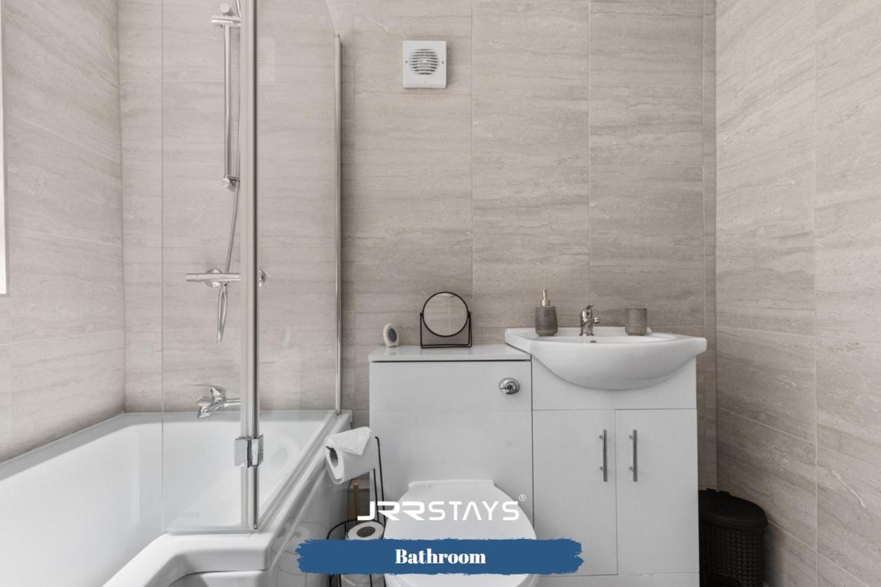 Nuneaton - Ideal 3 Bedroom, Wi-Fi Parking, Sleeps 6 - Jrr Stays Kültér fotó